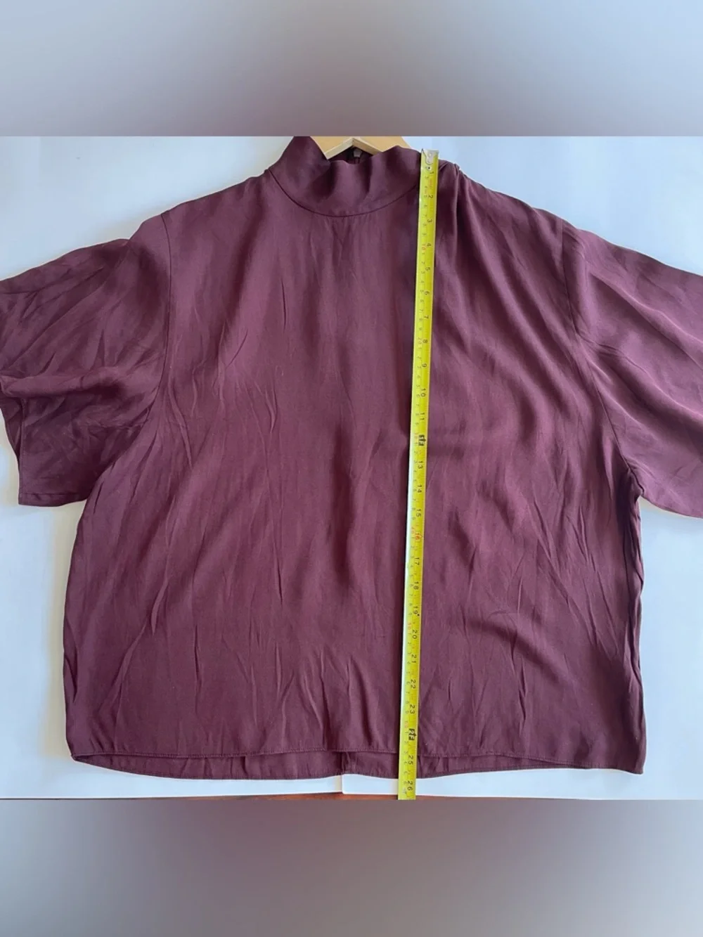 Vince silk blend Burgundy Mock Neck Flutter Sleeve Blouse xl - Picture 8 of 9